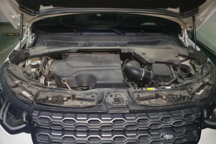 Used Land Rover Discovery Sport 2021 249 PS R-Dynamic S Performance Edition Engine Bay