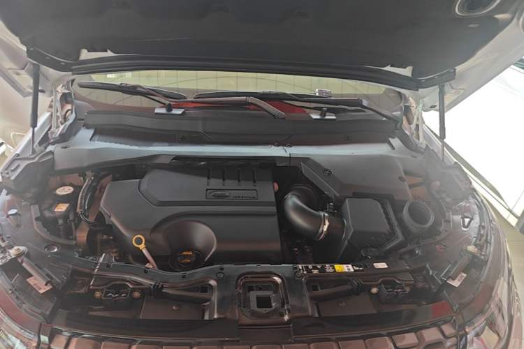 Used Land Rover Discovery Sport 2021 249 PS R-Dynamic SE Performance Tech Edition 7 Seats Engine Bay