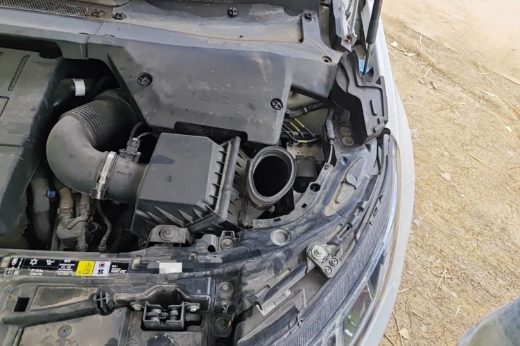 Used Land Rover Discovery Sport 2021 249 PS R-Dynamic S Performance Edition Engine Bay Left