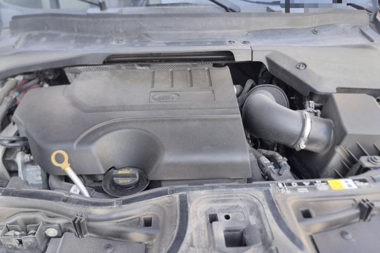 Used Land Rover Discovery Sport 2021 249 PS R-Dynamic SE Performance Tech Edition 5 Seats Engine Bay