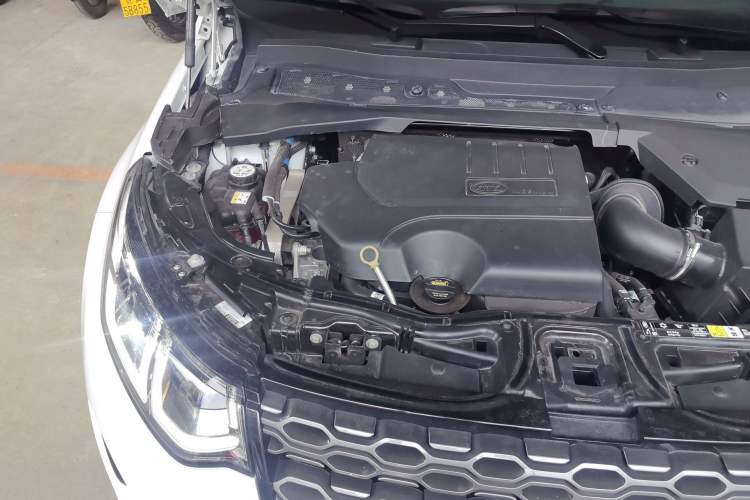 Used Land Rover Discovery Sport 2021 249 PS R-Dynamic S Performance Edition Engine Bay Right