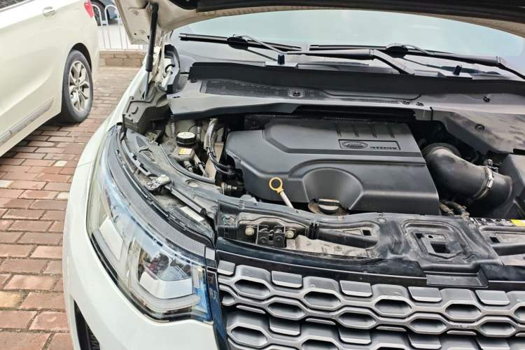 Used Land Rover Discovery Sport 2021 249 PS R-Dynamic S Performance Edition Engine Bay Right