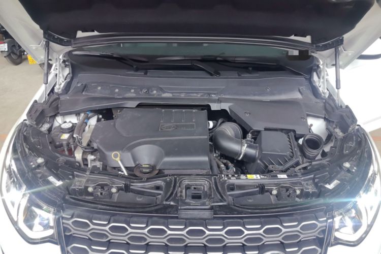 Used Land Rover Discovery Sport 2021 249 PS R-Dynamic S Performance Edition Engine Bay