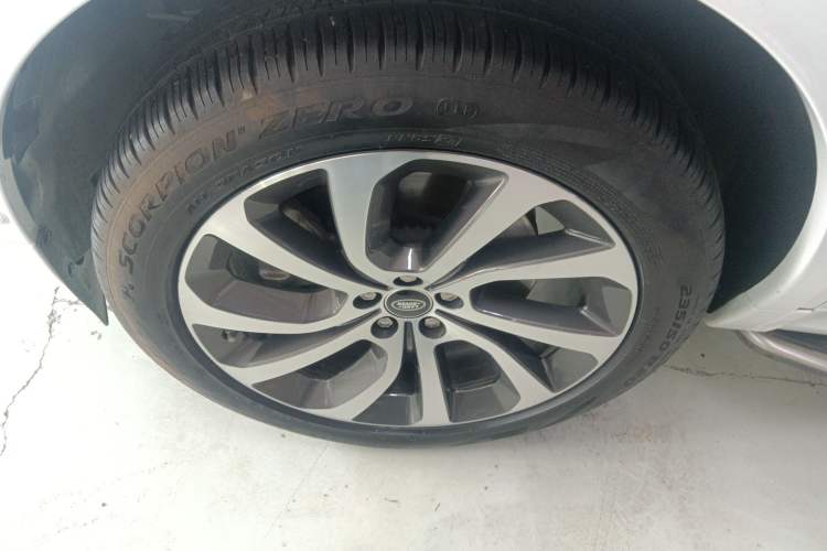 Used Land Rover Discovery Sport 2021 249 PS R-Dynamic SE Performance Tech Edition 5 Seats Exterior 4