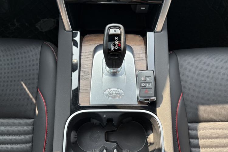 Used Land Rover Discovery Sport 2021 249 PS R-Dynamic S Performance Edition Gear Lever