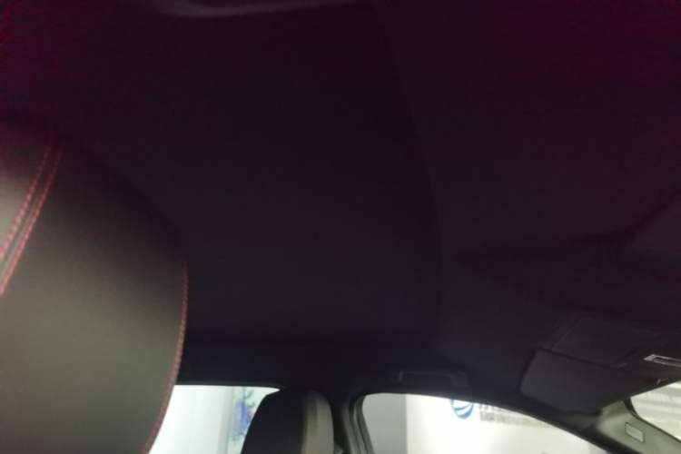 Used Land Rover Discovery Sport 2021 249 PS R-Dynamic S Performance Edition Headliner
