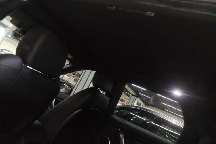 Used Land Rover Discovery Sport 2021 249 PS R-Dynamic S Performance Edition Headliner