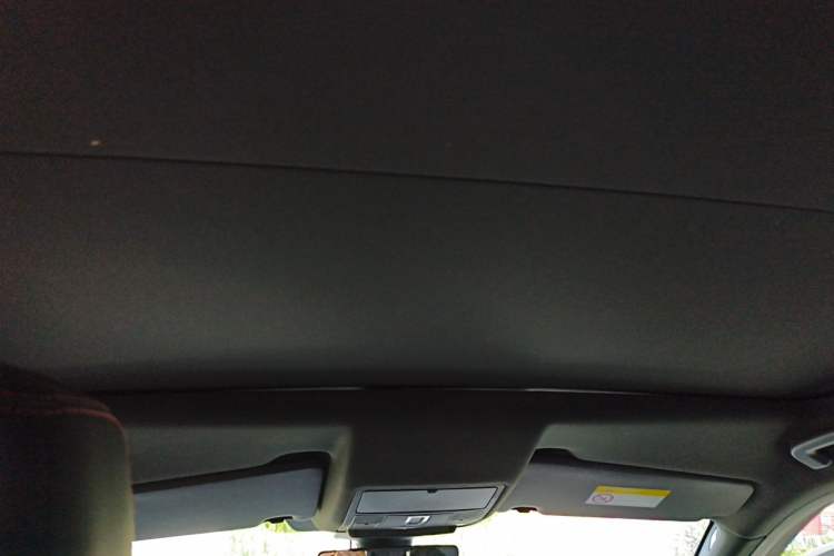 Used Land Rover Discovery Sport 2021 249 PS R-Dynamic S Performance Edition Headliner