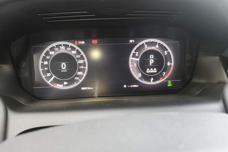 Used Land Rover Discovery Sport 2021 249 PS R-Dynamic S Performance Edition Instrument Cluster