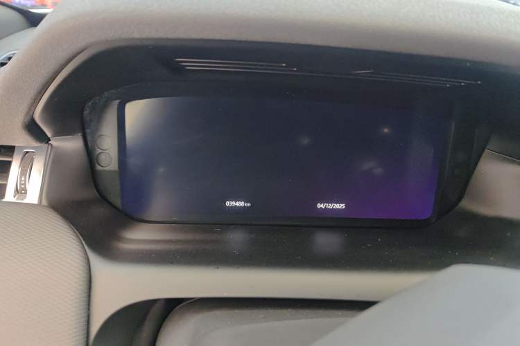 Used Land Rover Discovery Sport 2021 249 PS R-Dynamic S Performance Edition Instrument Cluster
