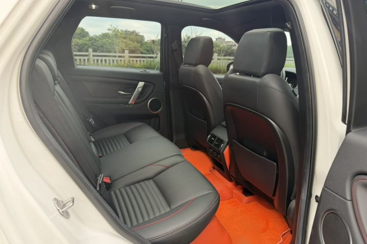 Used Land Rover Discovery Sport 2021 249 PS R-Dynamic SE Performance Tech Edition 5 Seats Interior 1