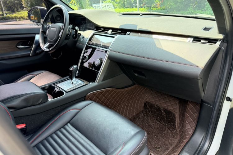 Used Land Rover Discovery Sport 2021 249 PS R-Dynamic S Performance Edition Interior 1