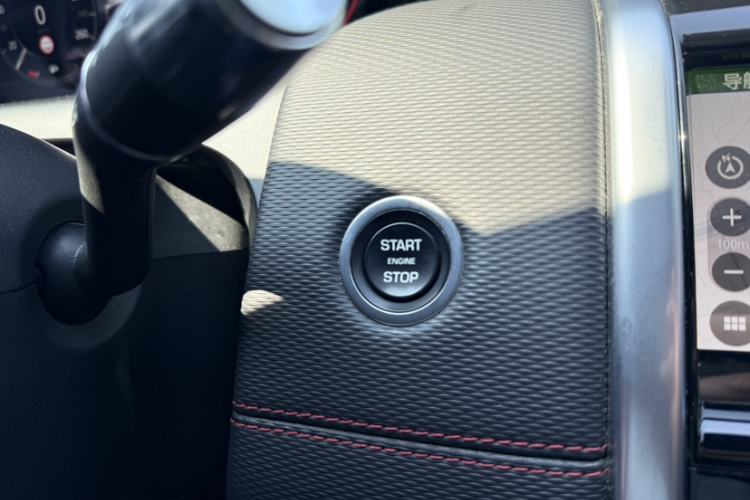 Used Land Rover Discovery Sport 2021 249 PS R-Dynamic S Performance Edition Interior 10