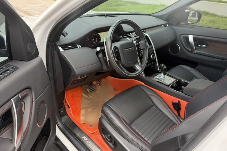 Used Land Rover Discovery Sport 2021 249 PS R-Dynamic SE Performance Tech Edition 5 Seats Interior 2