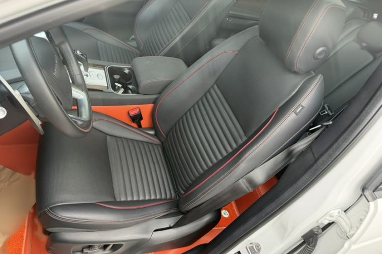 Used Land Rover Discovery Sport 2021 249 PS R-Dynamic SE Performance Tech Edition 5 Seats Interior 3