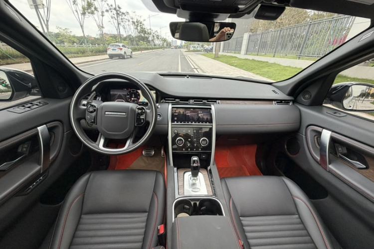 Used Land Rover Discovery Sport 2021 249 PS R-Dynamic SE Performance Tech Edition 5 Seats Interior 6