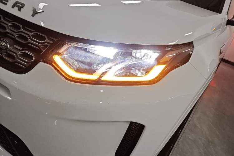 Used Land Rover Discovery Sport 2021 249 PS R-Dynamic S Performance Edition Left Front Headlight