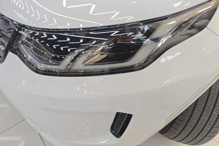 Used Land Rover Discovery Sport 2021 249 PS R-Dynamic S Performance Edition Left Front Headlight