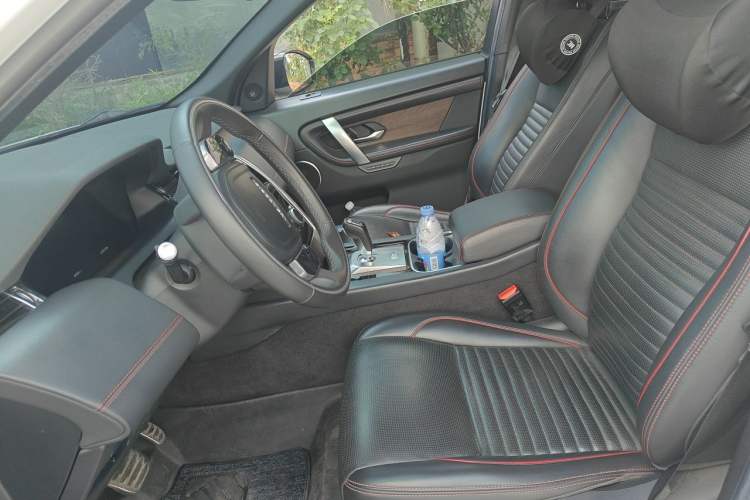 Used Land Rover Discovery Sport 2021 249 PS R-Dynamic HSE Luxury Custom Edition Left Front Seat