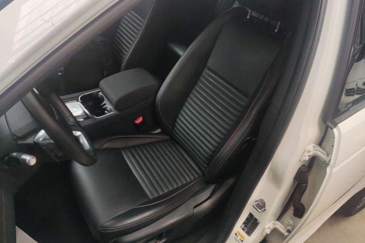 Used Land Rover Discovery Sport 2021 249 PS R-Dynamic S Performance Edition Left Front Seat