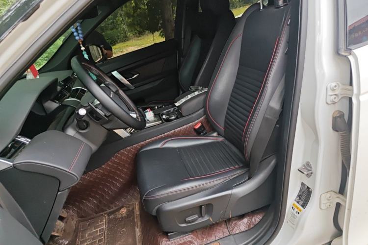 Used Land Rover Discovery Sport 2021 249 PS R-Dynamic S Performance Edition Left Front Seat