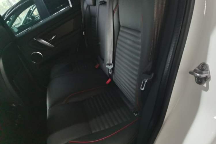 Used Land Rover Discovery Sport 2021 249 PS R-Dynamic S Performance Edition Left Rear Seat