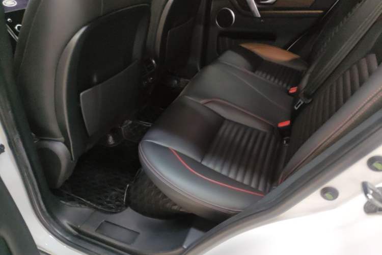 Used Land Rover Discovery Sport 2021 249 PS R-Dynamic S Performance Edition Left Rear Seat