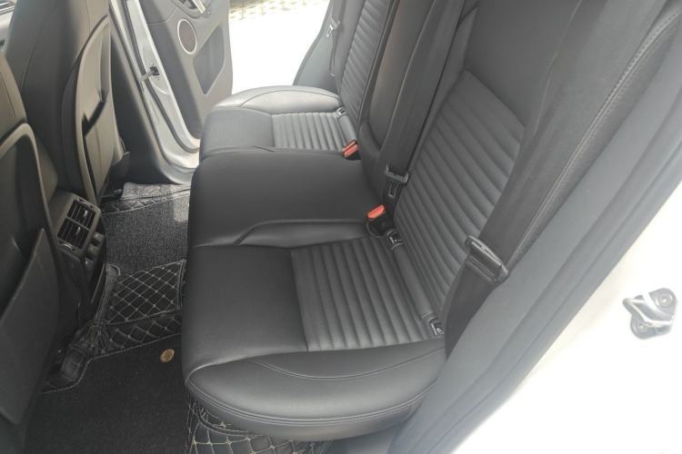 Used Land Rover Discovery Sport 2021 200 PS Family Edition Left Rear Seat