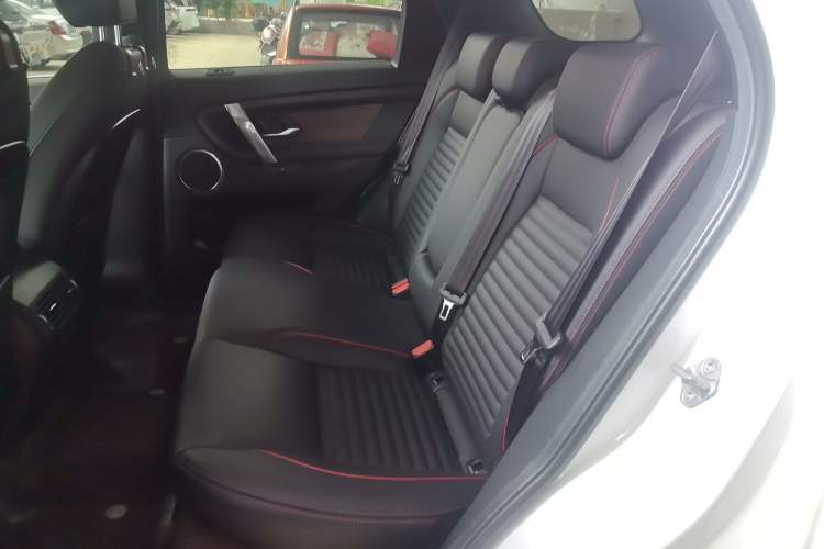 Used Land Rover Discovery Sport 2021 249 PS R-Dynamic S Performance Edition Left Rear Seat