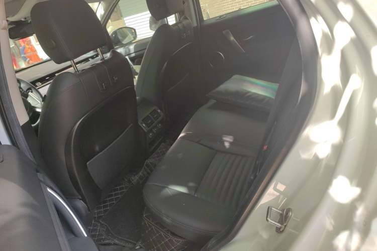 Used Land Rover Discovery Sport 2021 200 PS Family Edition Left Rear Seat