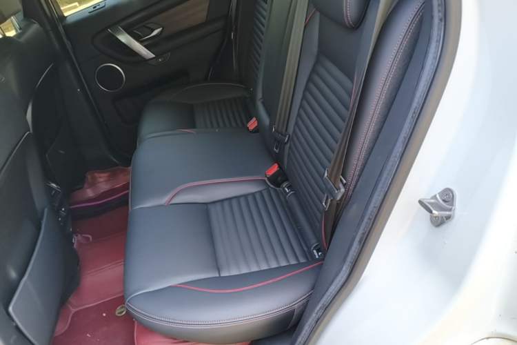 Used Land Rover Discovery Sport 2021 249 PS R-Dynamic S Performance Edition Left Rear Seat