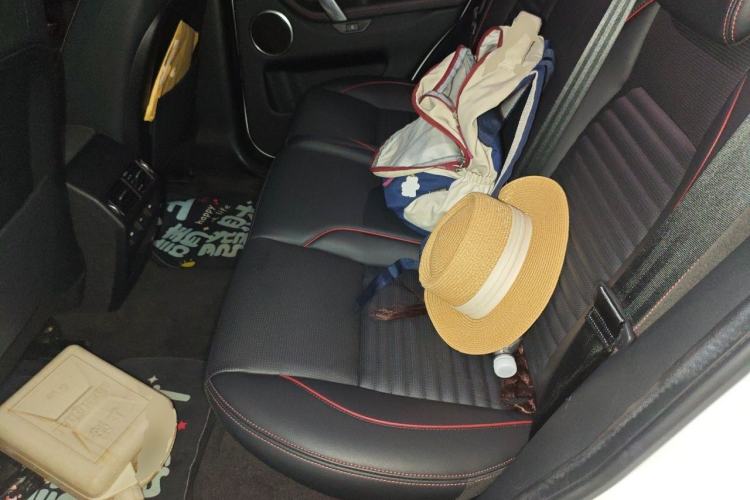 Used Land Rover Discovery Sport 2021 249 PS R-Dynamic S Performance Edition Left Rear Seat