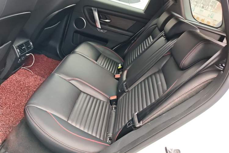Used Land Rover Discovery Sport 2021 249 PS R-Dynamic S Performance Edition Left Rear Seat