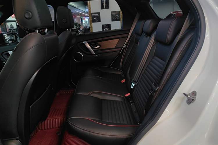 Used Land Rover Discovery Sport 2021 249 PS R-Dynamic S Performance Edition Left Rear Seat