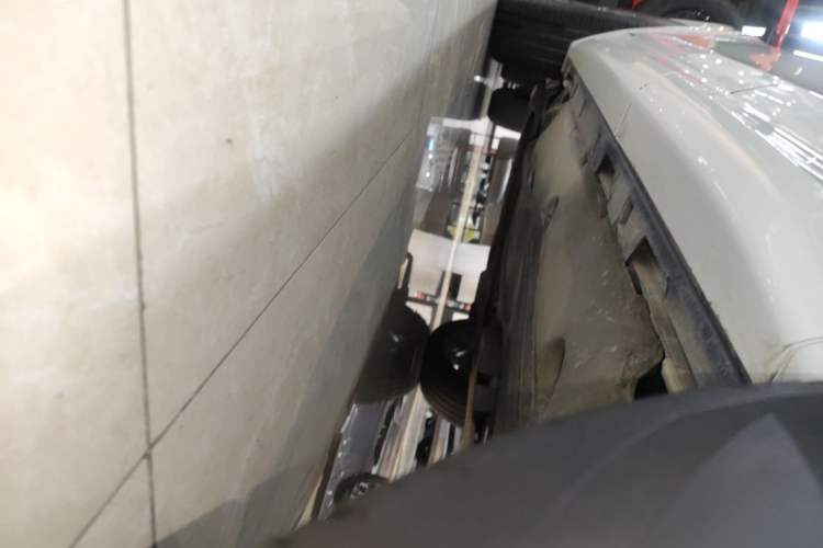 Used Land Rover Discovery Sport 2021 249 PS R-Dynamic S Performance Edition Left Side Sill