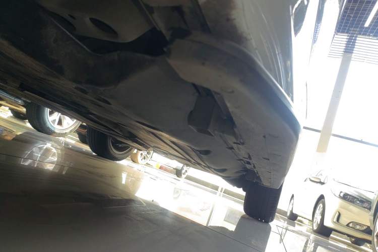 Used Land Rover Discovery Sport 2021 249 PS R-Dynamic S Performance Edition Left Side Sill