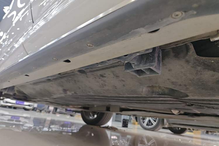Used Land Rover Discovery Sport 2021 249 PS R-Dynamic S Performance Edition Left Side Sill