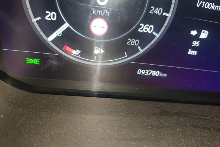 Used Land Rover Discovery Sport 2021 249 PS R-Dynamic HSE Luxury Custom Edition Odometer Close Up