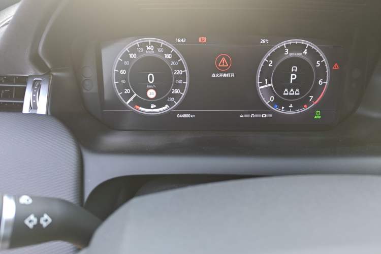 Used Land Rover Discovery Sport 2021 249 PS R-Dynamic S Performance Edition Odometer Close Up