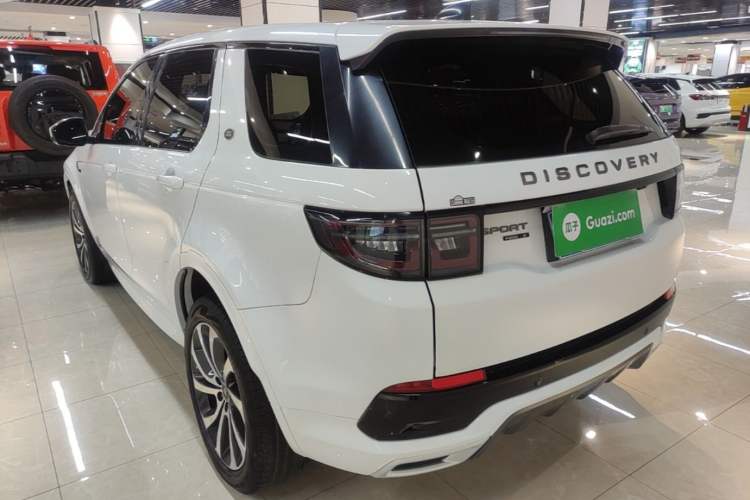 Used Land Rover Discovery Sport 2021 249 PS R-Dynamic S Performance Edition Rear Left 45 Deg
