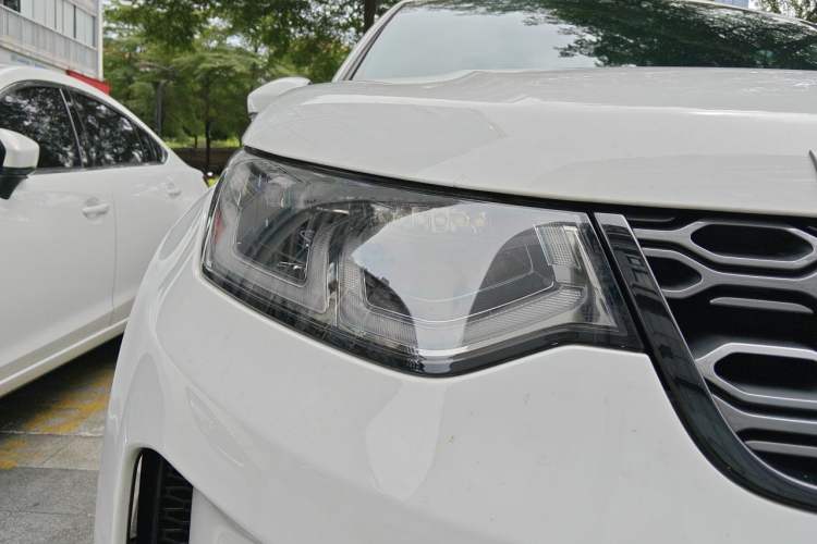 Used Land Rover Discovery Sport 2021 249 PS R-Dynamic S Performance Edition Right Front Headlight