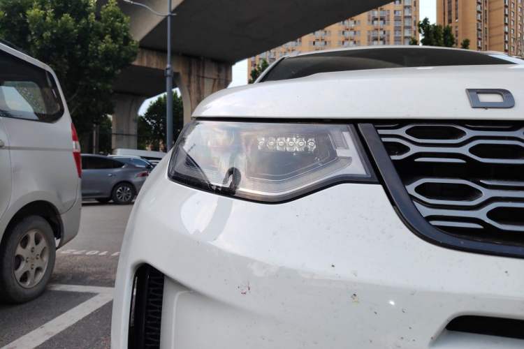 Used Land Rover Discovery Sport 2021 249 PS R-Dynamic S Performance Edition Right Front Headlight