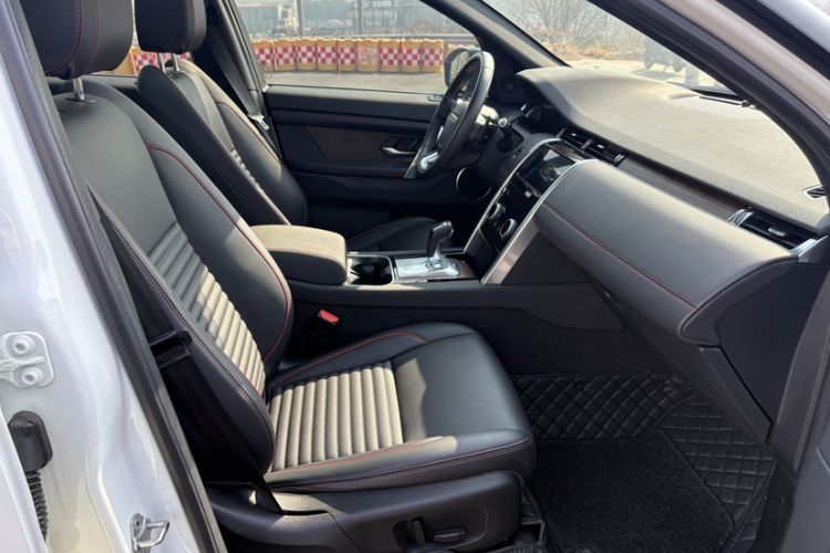 Used Land Rover Discovery Sport 2021 249 PS R-Dynamic S Performance Edition Right Front Seat