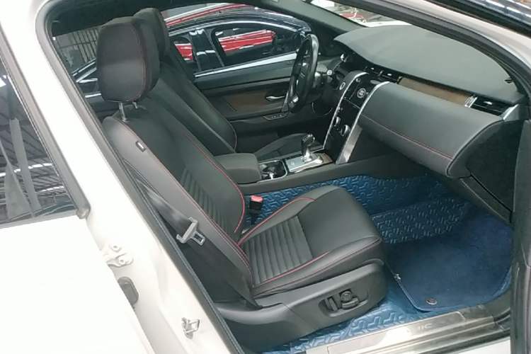 Used Land Rover Discovery Sport 2021 249 PS R-Dynamic SE Performance Tech Edition 5 Seats Right Front Seat