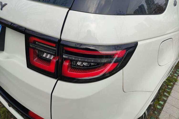 Used Land Rover Discovery Sport 2021 249 PS R-Dynamic S Performance Edition Right Rear Taillight