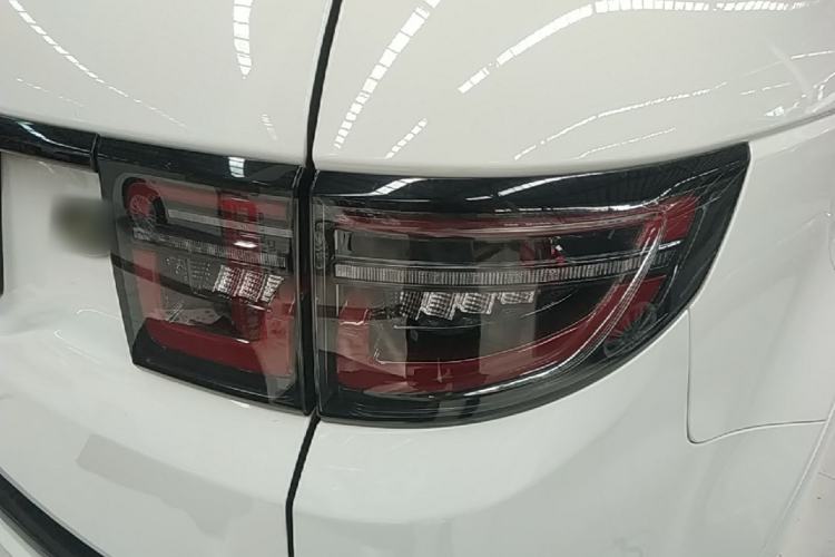 Used Land Rover Discovery Sport 2021 249 PS R-Dynamic SE Performance Tech Edition 5 Seats Right Rear Taillight