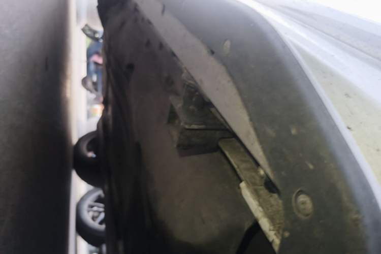 Used Land Rover Discovery Sport 2021 249 PS R-Dynamic S Performance Edition Right Side Sill
