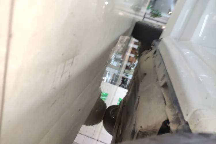 Used Land Rover Discovery Sport 2021 249 PS R-Dynamic S Performance Edition Right Side Sill