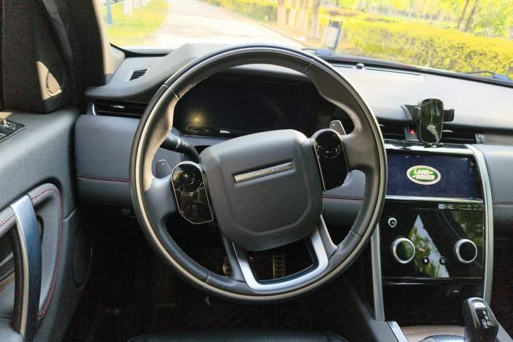 Used Land Rover Discovery Sport 2021 249 PS R-Dynamic S Performance Edition Steering Wheel