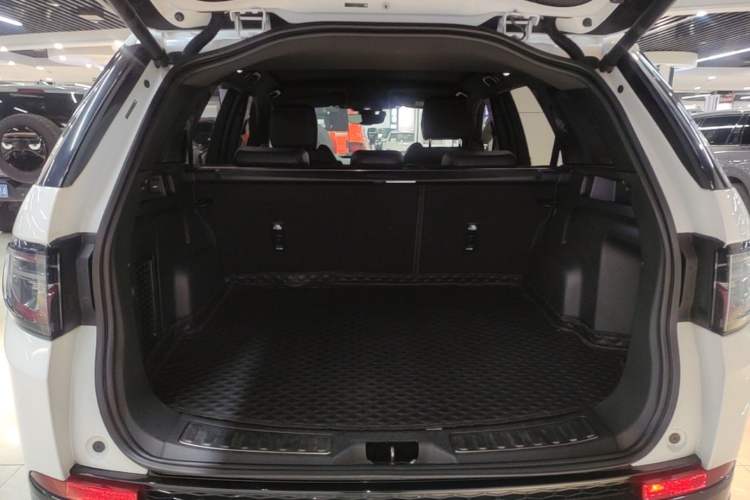 Used Land Rover Discovery Sport 2021 249 PS R-Dynamic S Performance Edition Trunk